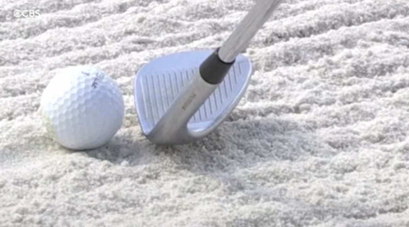 Viktor Hovland bunker shot at the Tour Championship